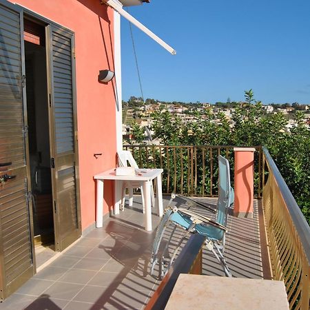 La Rosa Del Deserto Bed & Breakfast Scicli Exterior foto