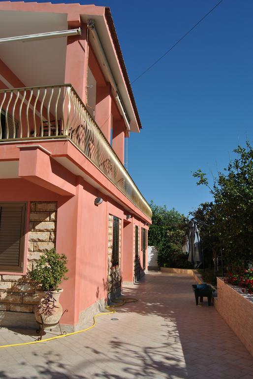 La Rosa Del Deserto Bed & Breakfast Scicli Exterior foto